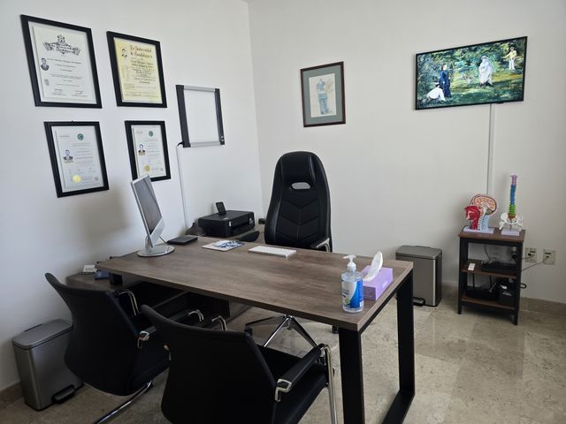 Ampliar imagen: Torre de especialidades Ángeles consultorio 610-B