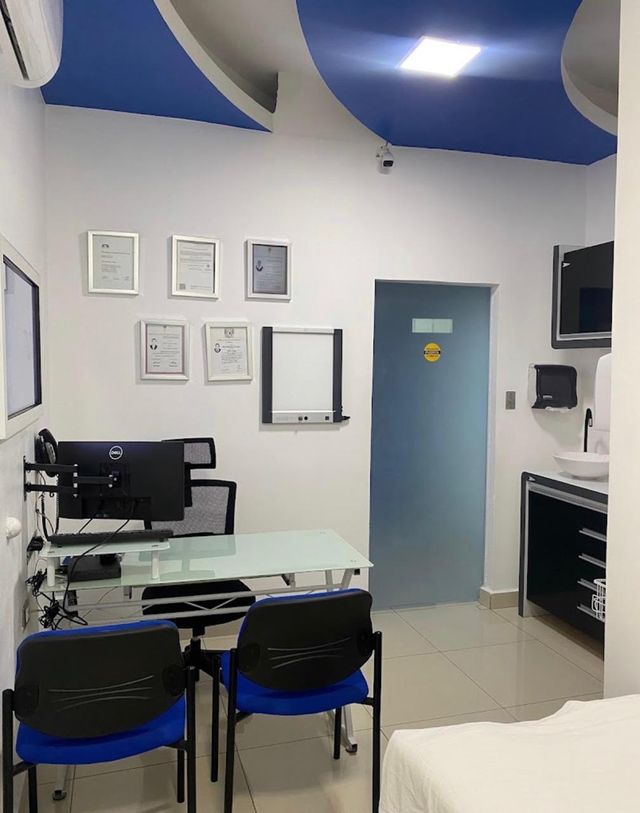 Ampliar imagen: CENTRO MEDICO MED