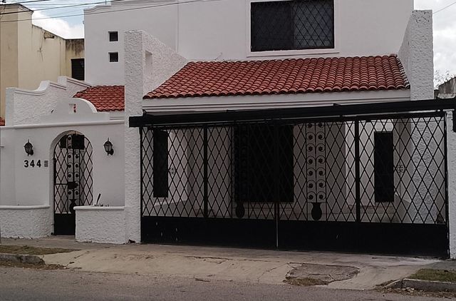 Ampliar imagen: DRA CLAUDIA NAVARRO   GYNESEN