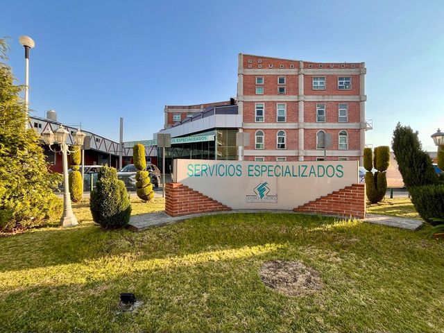 Ampliar imagen: CENTRO MÉDICO TOLUCA