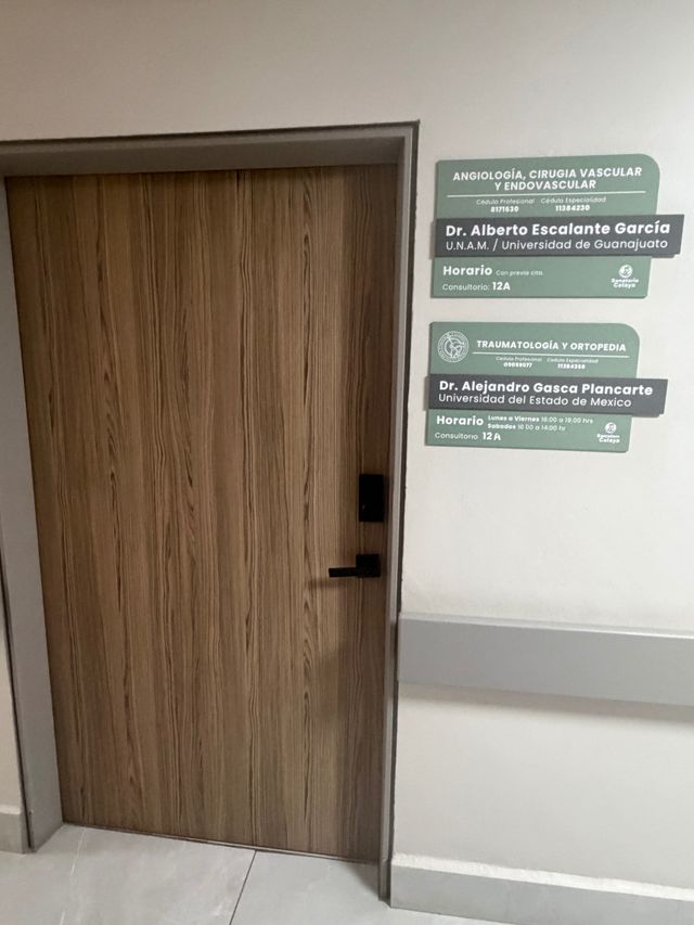 Ampliar imagen: Sanatorio Celaya Consultorio 12 A