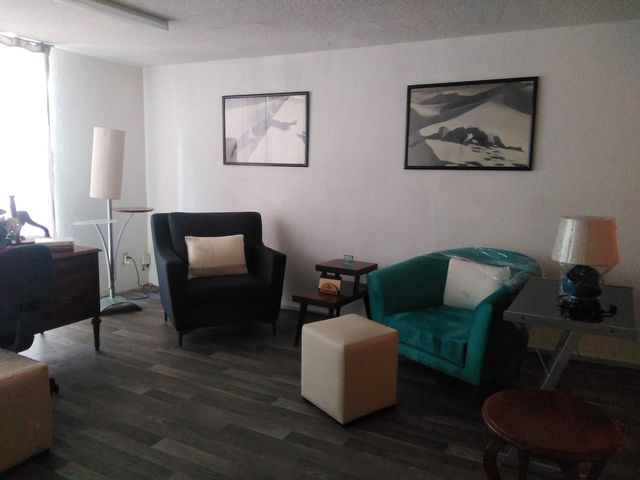 Ampliar imagen: Médicos Militares en Valle Dorado