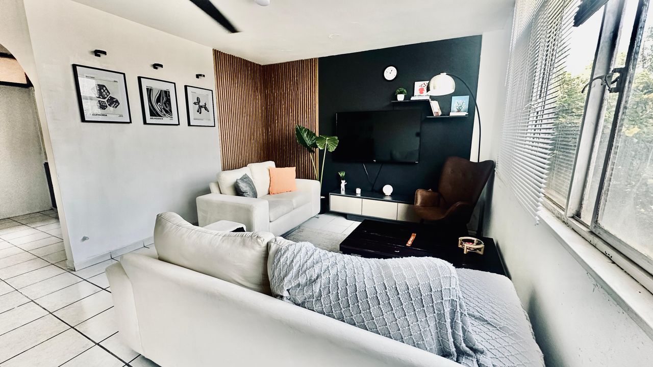 Guillermo González-1