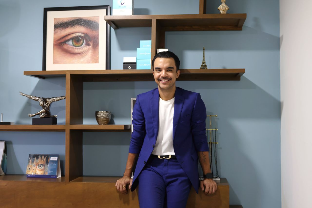 Eduardo R. Camacho Lomelí-3