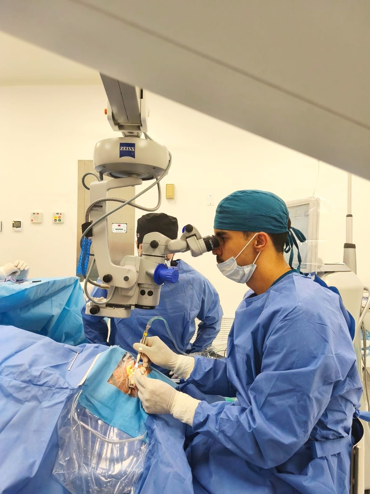 Eduardo R. Camacho Lomelí-4