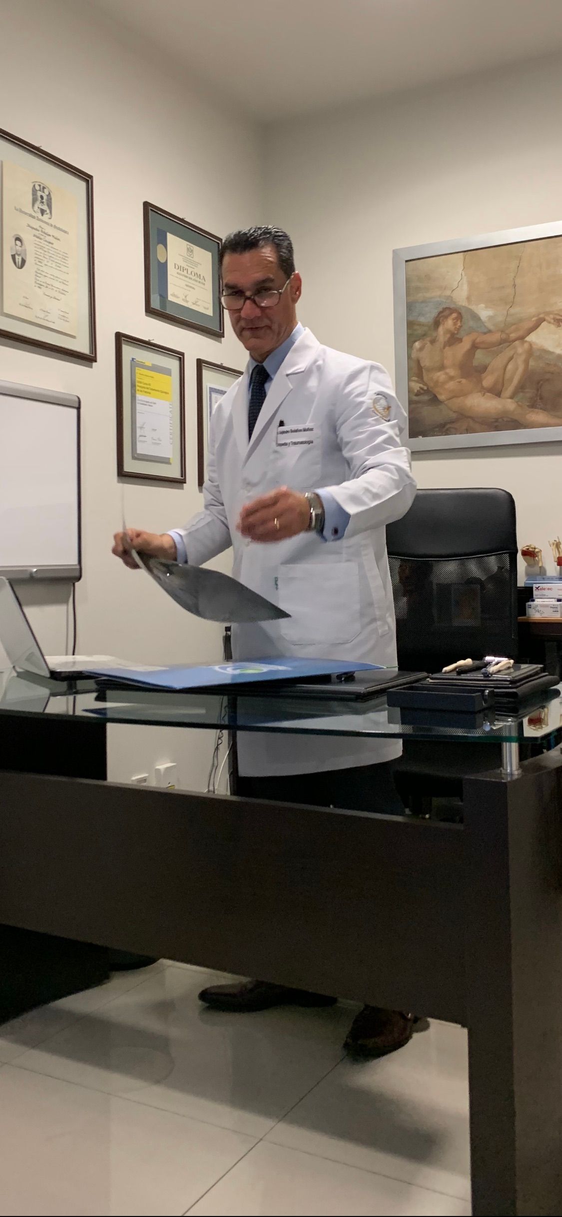 Alejandro Bolaños Muñoz.-18