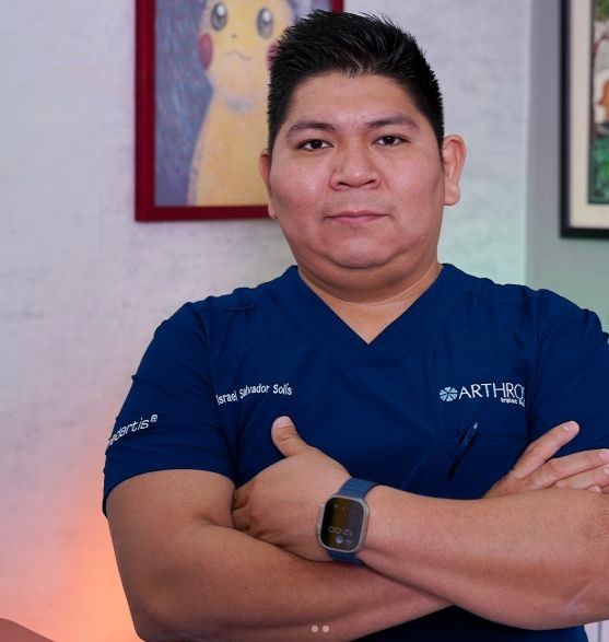 Israel Salvador Solís-2