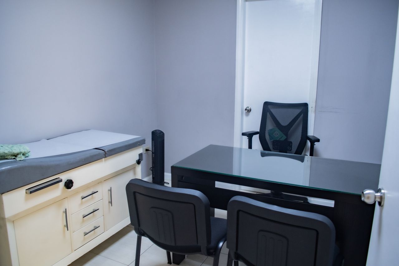 Hector Omar De La Vega Flores-4