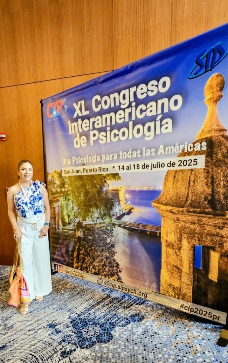  Nina  Hernández-3