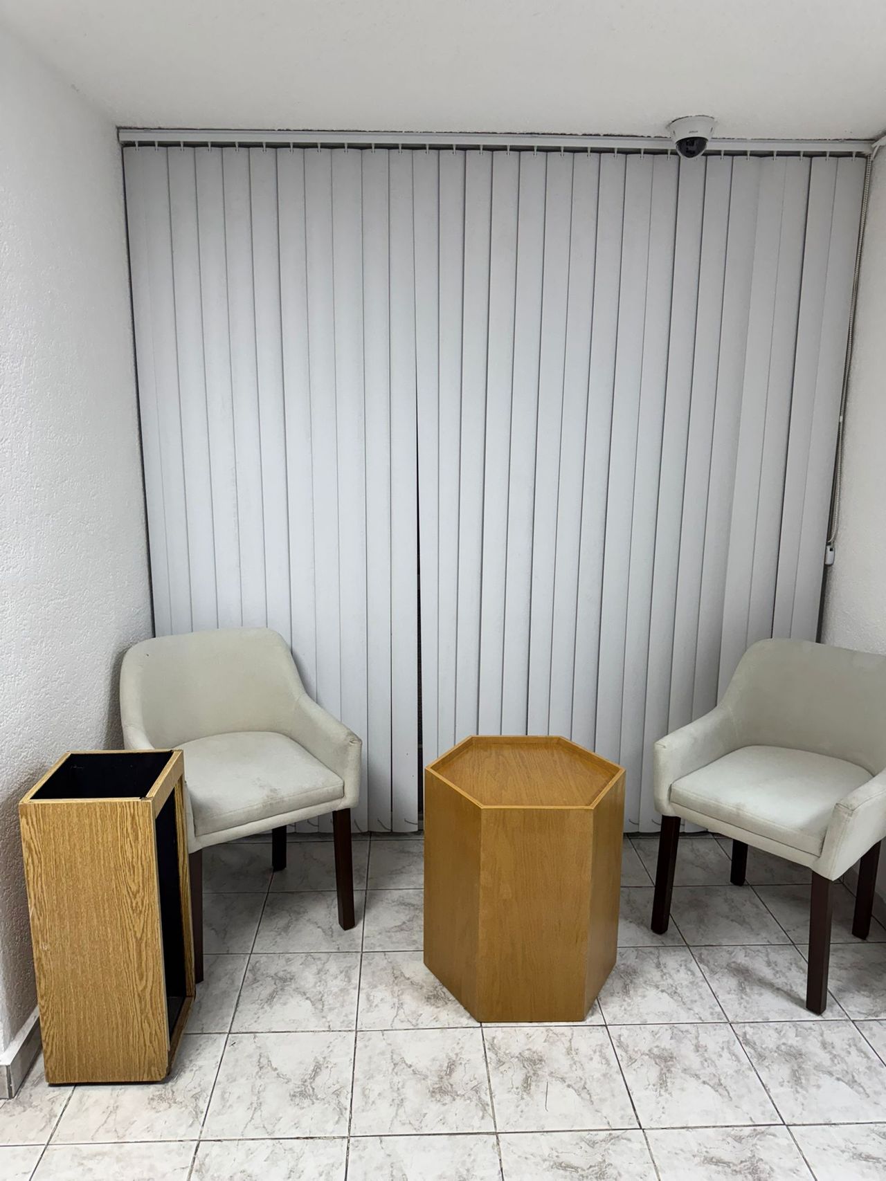 Mauricio Daniels Fine-0