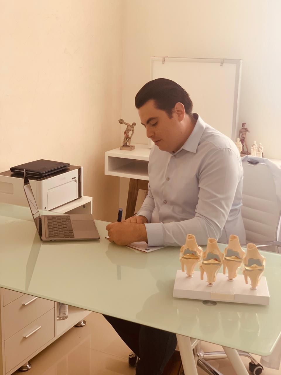 Alberto Viñas Silva-0