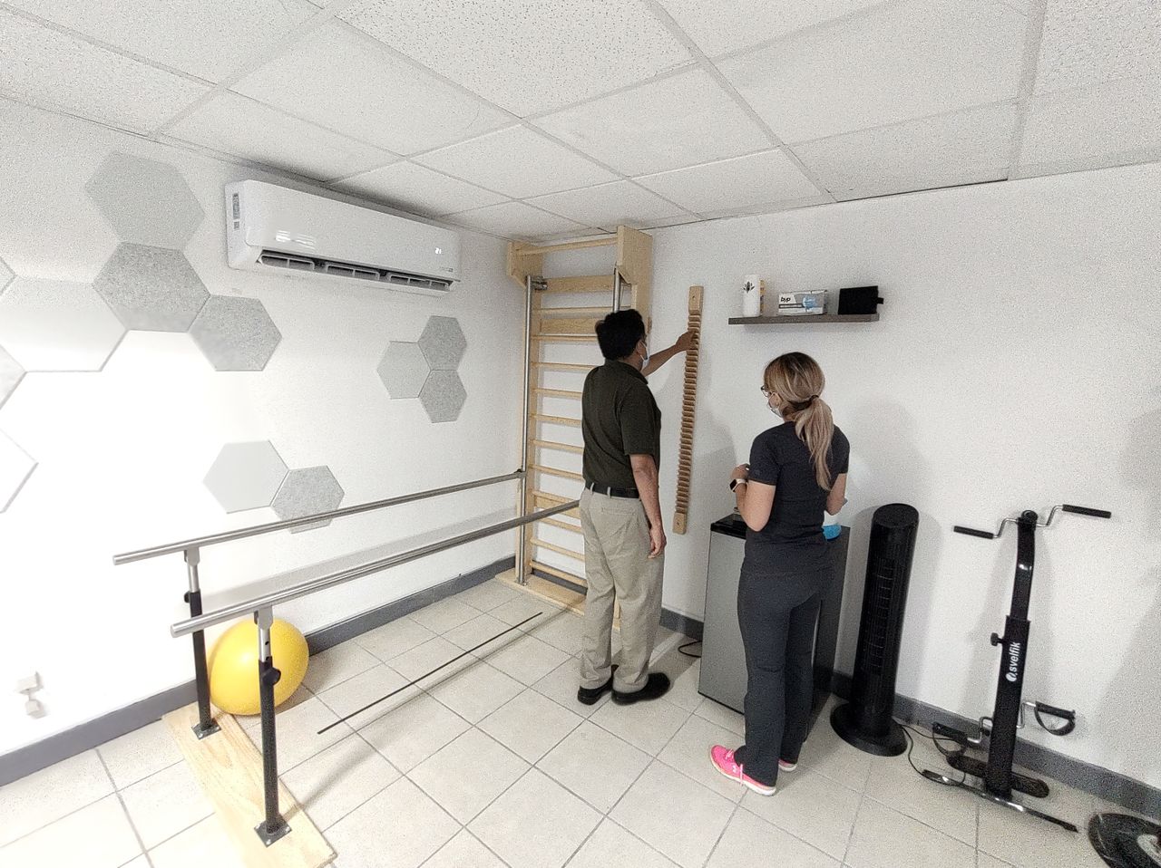 Victor Hugo Gray Blanco-4