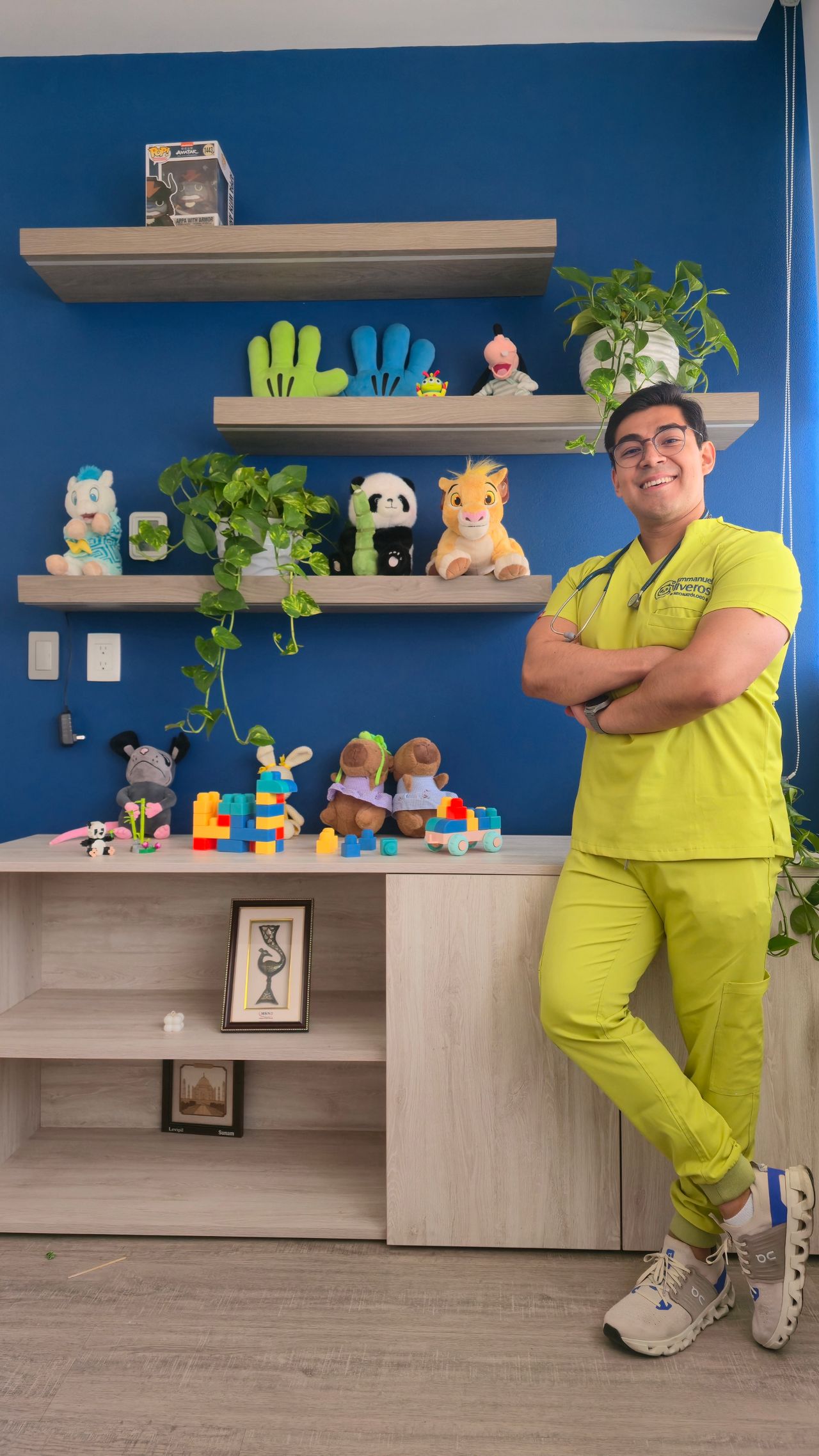 Emmanuel Oliveros Márquez-0