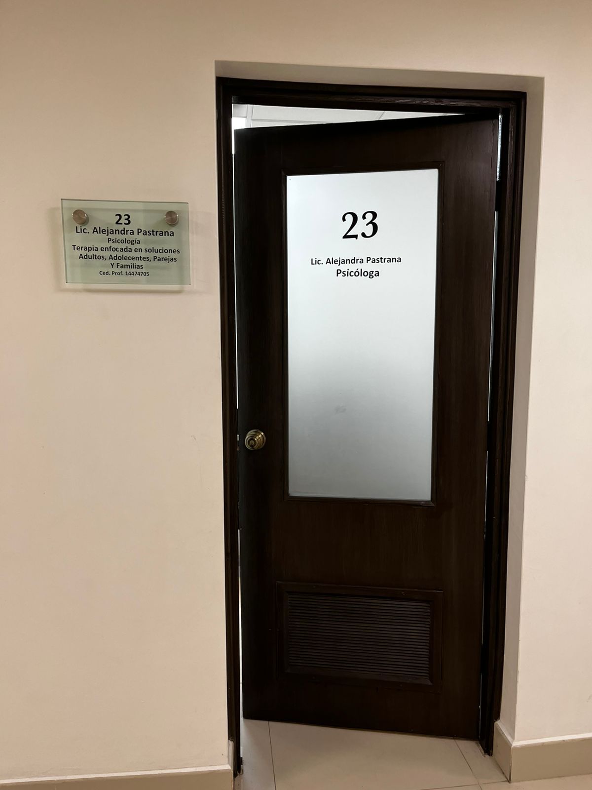 Alejandra Pastrana-1