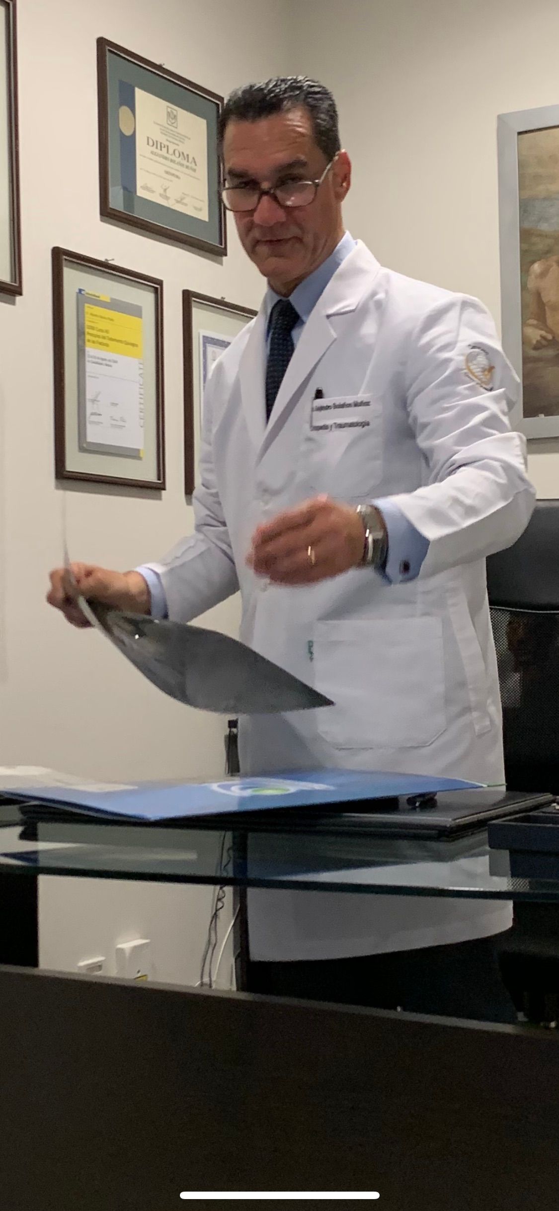 Alejandro Bolaños Muñoz.-17