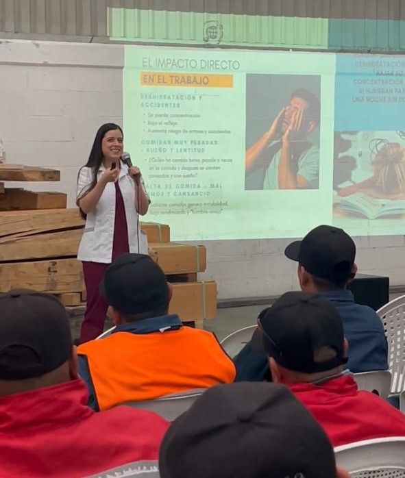 Andrea De Luna Espinoza-9