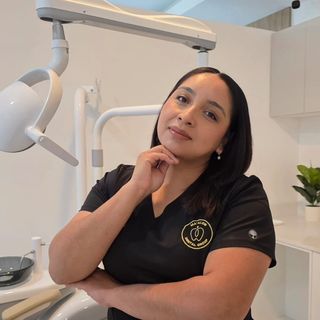 Ma'alob Dental Group.      Dra. Alid Palomares